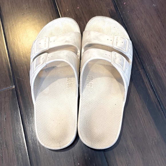 Freedom Moses sandals in Stone - Picture 3 of 4